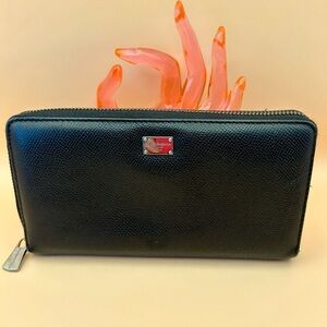 GUC Dolce & Gabbana Black Zippy Wallet 7.5x4